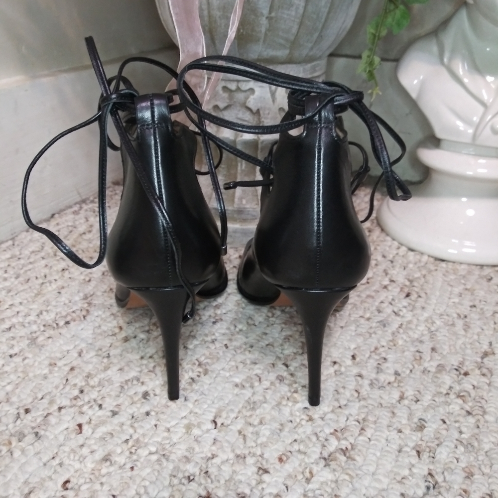 Coach Kira Ghillie Style Black Leather Stiletto Heeled Peep-Toe Pumps Size 7 1/2 - Picture 6 of 9